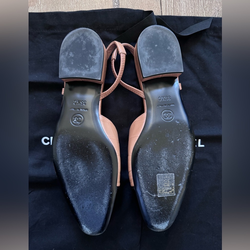 Chanel Calfskin Crocodile Embossed Patent Cap Toe CC Slingback Flats 35.5 - Picture 5 of 9